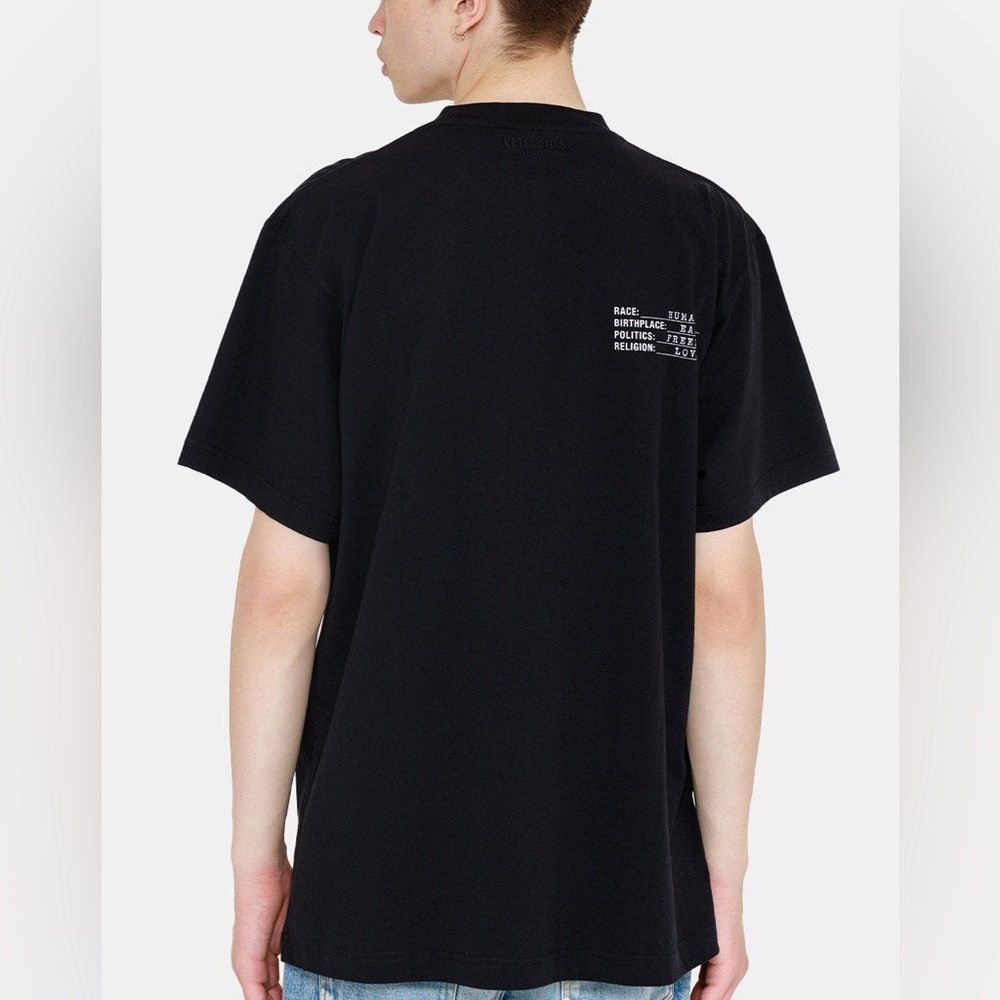 VETEMENTS Black Human Identity T-Shirt - Picture 2 of 5